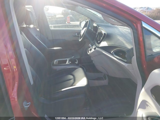 2C4RC1BG0RR180033 Chrysler Pacifica Touring L