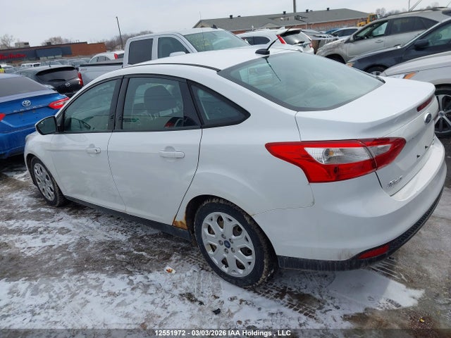 Ford FOCUS SE 2014 1FADP3F26EL113602 Image 3