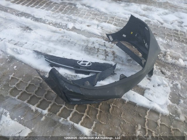 KMHLM4DG5SU921105 Hyundai Elantra Preferred
