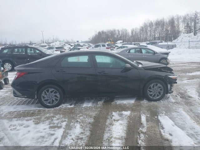 KMHLM4DG5SU921105 Hyundai Elantra Preferred