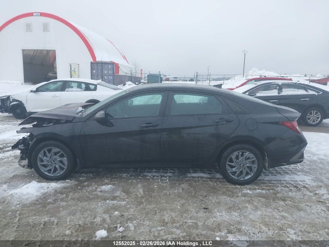 KMHLM4DG5SU921105 Hyundai Elantra Preferred
