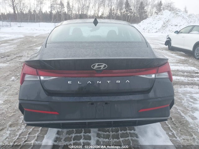KMHLM4DG5SU921105 Hyundai Elantra Preferred