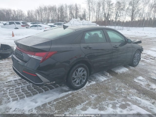 KMHLM4DG5SU921105 Hyundai Elantra Preferred