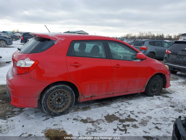 12552031 :رقم المزاد ، 2T1KE4EE2AC041498 vin ، 2010 Toyota Matrix Xr مزاد بيع