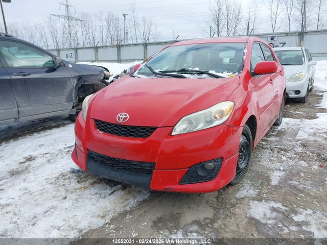 12552031 :رقم المزاد ، 2T1KE4EE2AC041498 vin ، 2010 Toyota Matrix Xr مزاد بيع