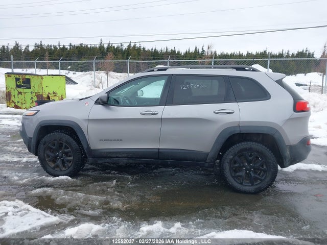 12552037 :رقم المزاد ، 1C4PJMBX2JD558312 vin ، 2018 Jeep Cherokee Trailhawk مزاد بيع