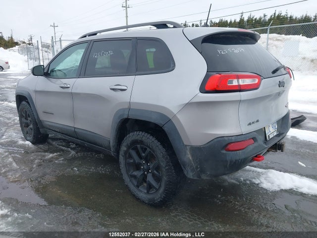 12552037 :رقم المزاد ، 1C4PJMBX2JD558312 vin ، 2018 Jeep Cherokee Trailhawk مزاد بيع