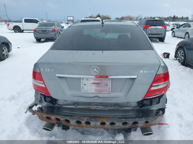 2013 Mercedes-benz C 300 4matic მანქანა იყიდება აუქციონზე, vin: WDDGF8AB1DA760018, აუქციონის ნომერი: 12552053