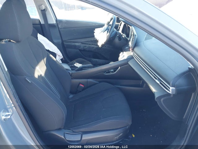 KMHLM4AG6MU170569 Hyundai Elantra Preferred Ivt