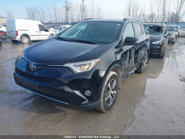Toyota Rav4 Xle 2017 2T3RFREVXHW605066 Image 2