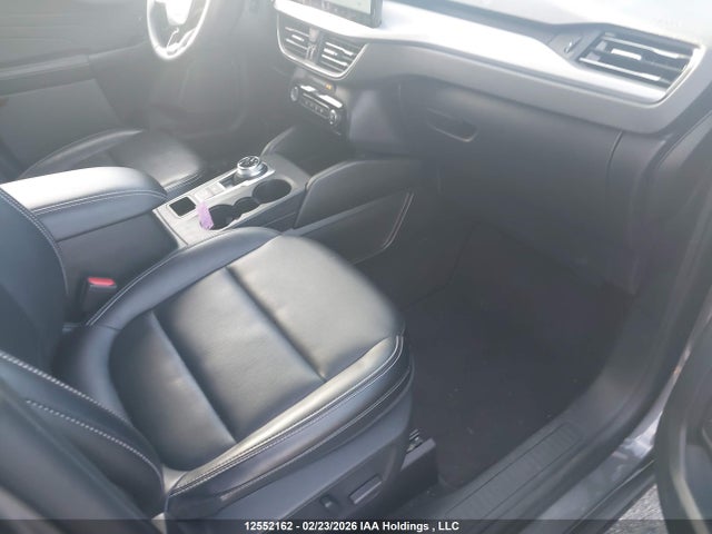 1FMCU9JA7SUA73015 Ford Escape Platinum
