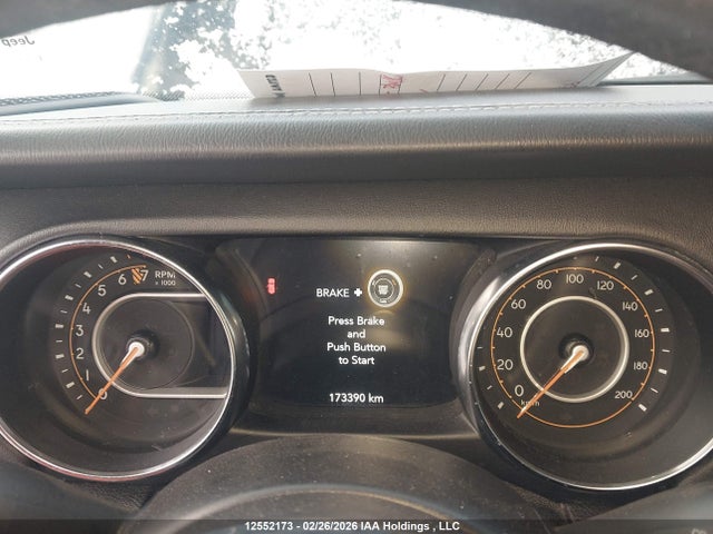 1C4HJXEG2KW674374 Jeep Wrangler Unlimited Sahara