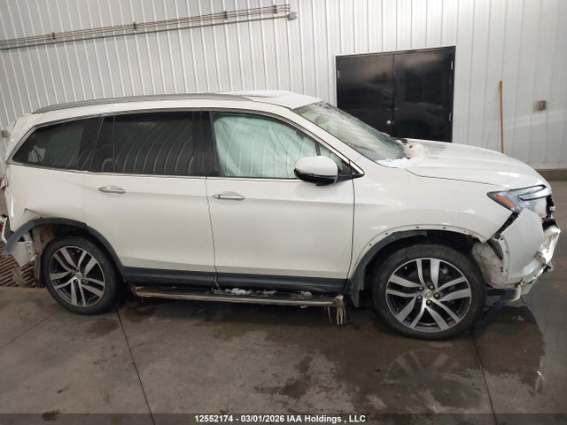 Продажа на аукционе авто 2016 Honda Pilot Touring, vin: 5FNYF6H90GB507807, номер лота: 12552174