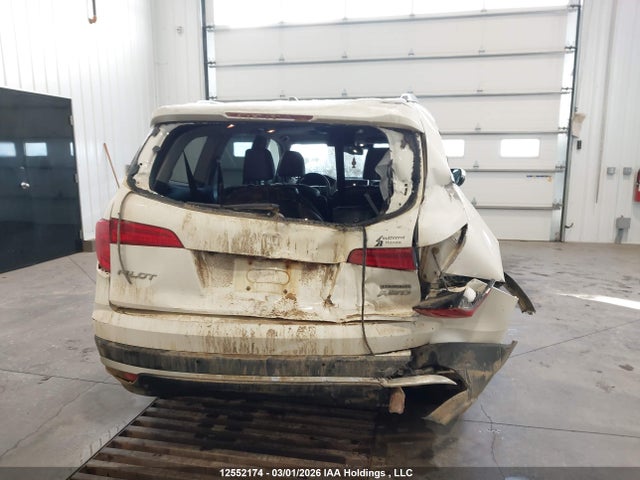 Продажа на аукционе авто 2016 Honda Pilot Touring, vin: 5FNYF6H90GB507807, номер лота: 12552174