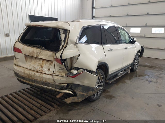 Продажа на аукционе авто 2016 Honda Pilot Touring, vin: 5FNYF6H90GB507807, номер лота: 12552174