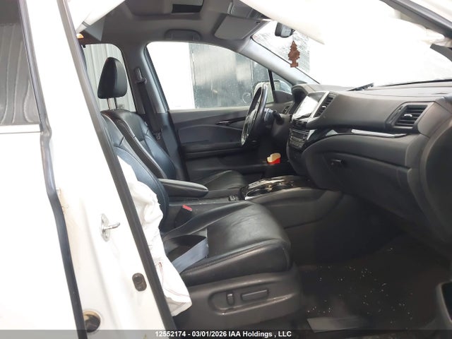 Продажа на аукционе авто 2016 Honda Pilot Touring, vin: 5FNYF6H90GB507807, номер лота: 12552174