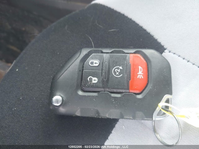 1C4PJXEG4RW334858 Jeep Wrangler Sahara
