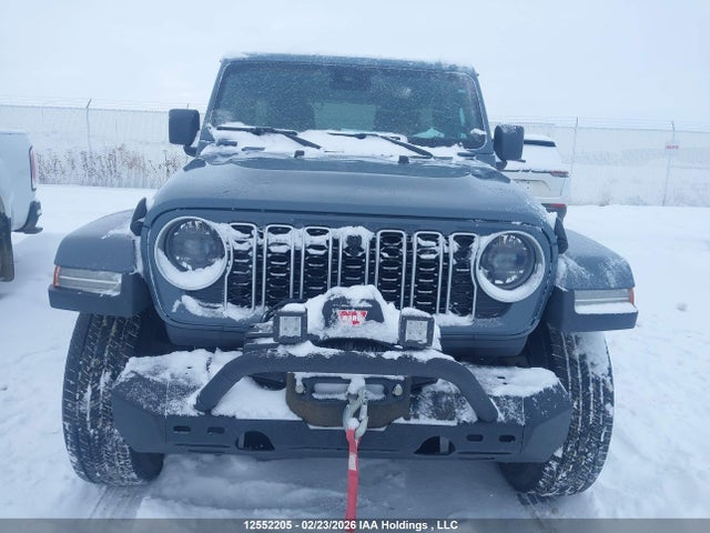 1C4PJXEG4RW334858 Jeep Wrangler Sahara