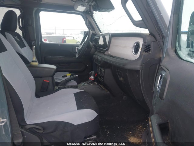 1C4PJXEG4RW334858 Jeep Wrangler Sahara