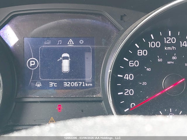 KNDMB5C12H6249647 KIA SEDONA LX