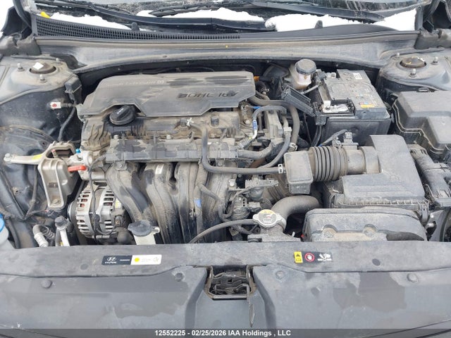 KMHLM4AG9NU311197 Hyundai Elantra Preferred Ivt