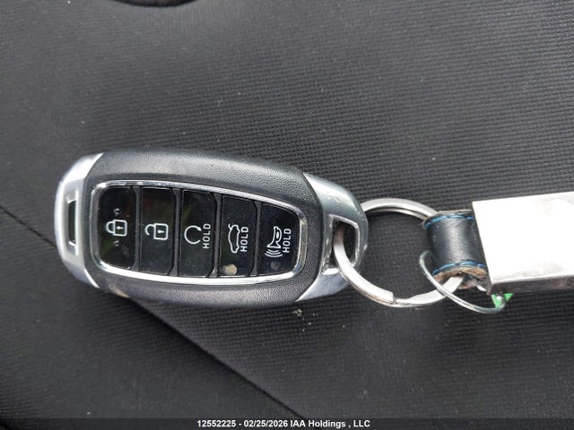 KMHLM4AG9NU311197 Hyundai Elantra Preferred Ivt