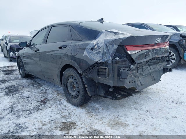 KMHLM4AG9NU311197 Hyundai Elantra Preferred Ivt