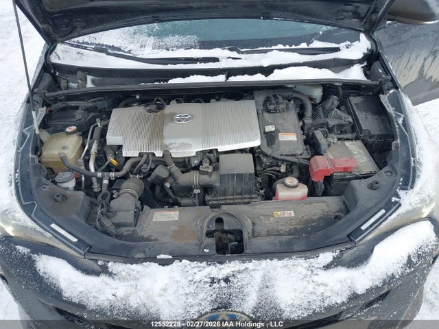 JTDKARFUXH3049608 Toyota Prius Technology