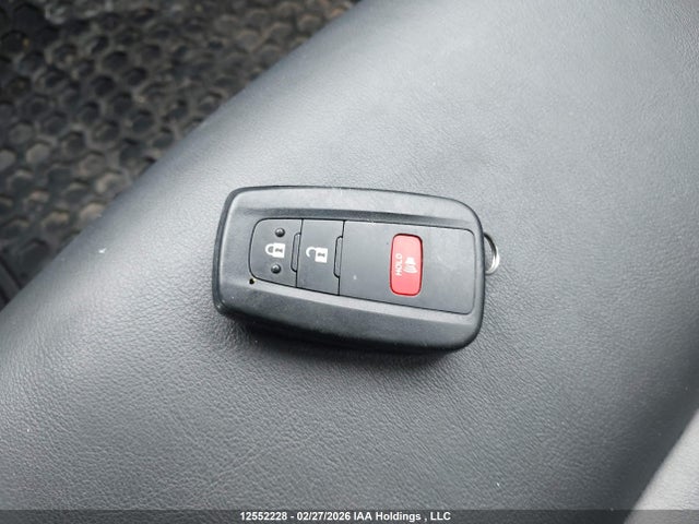 JTDKARFUXH3049608 Toyota Prius Technology