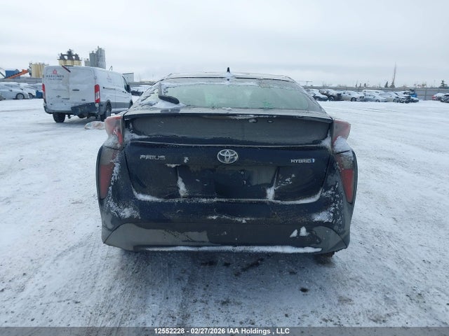 JTDKARFUXH3049608 Toyota Prius Technology