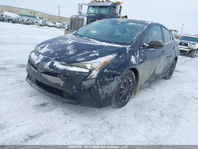 JTDKARFUXH3049608 Toyota Prius Technology