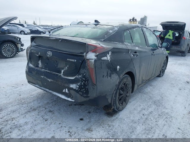 JTDKARFUXH3049608 Toyota Prius Technology