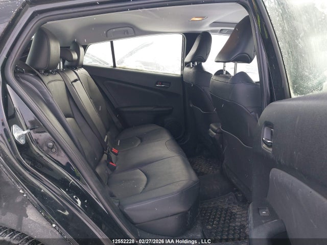 JTDKARFUXH3049608 Toyota Prius Technology