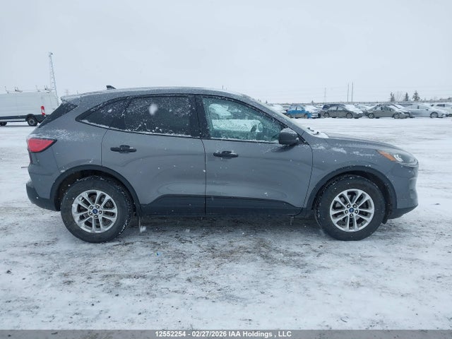 12552254 :رقم المزاد ، 1FMCU9F60NUA51883 vin ، 2022 Ford Escape S مزاد بيع