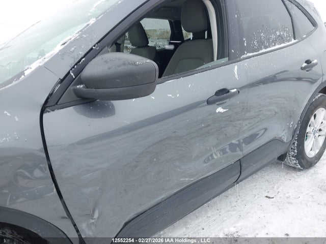 12552254 :رقم المزاد ، 1FMCU9F60NUA51883 vin ، 2022 Ford Escape S مزاد بيع