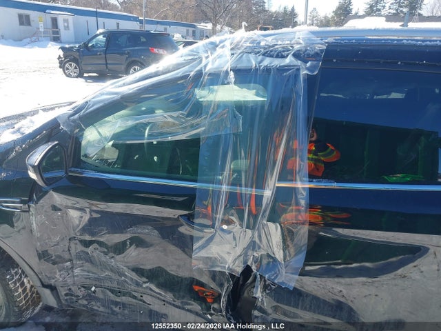 1FMCU9J93KUB69570 Ford Escape Titanium
