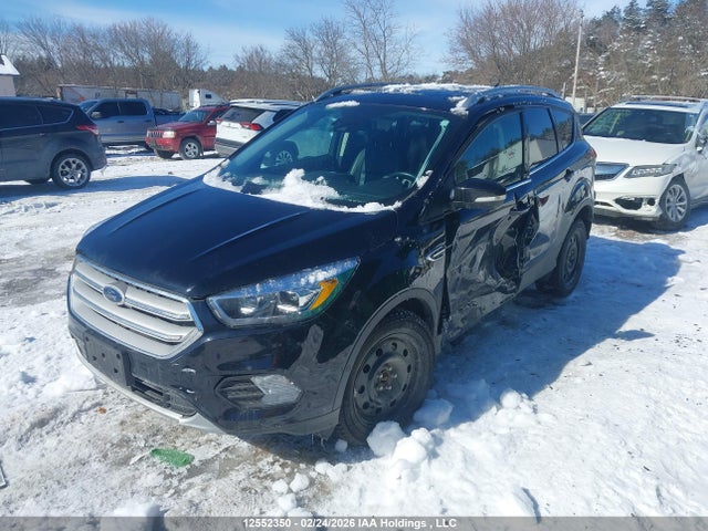 1FMCU9J93KUB69570 Ford Escape Titanium