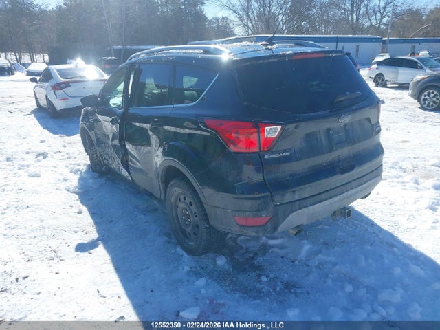 1FMCU9J93KUB69570 Ford Escape Titanium