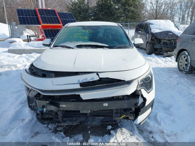 KNDCP3LE1S5277988 KIA Niro
