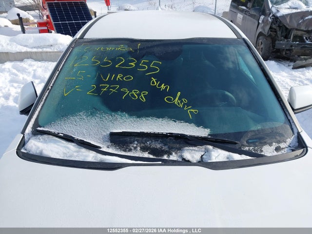 KNDCP3LE1S5277988 KIA Niro