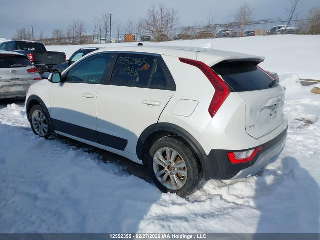 KNDCP3LE1S5277988 KIA Niro