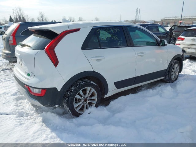 KNDCP3LE1S5277988 KIA Niro