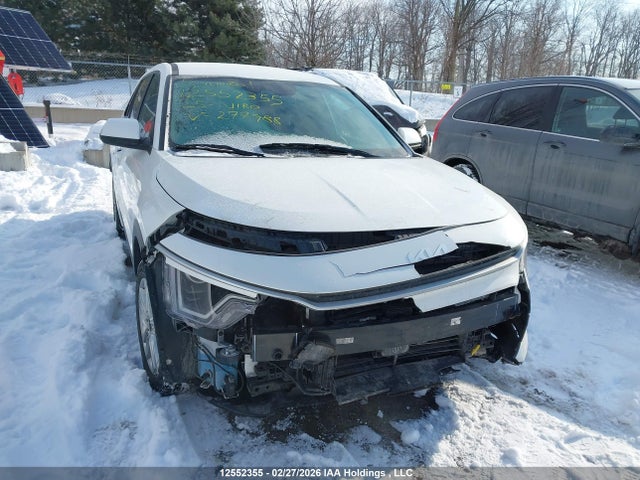 KNDCP3LE1S5277988 KIA Niro
