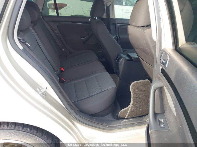 3VWPL7AJ2EM619724 Volkswagen Golf 2.0 Tdi Comfortline/2.0 Tdi Highline/2.0 Tdi Trendline/2.0 Tdi Wolfsburg Edition
