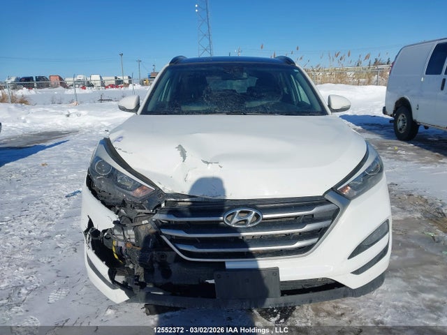 KM8J33A4XHU535108 Hyundai TUCSON SE