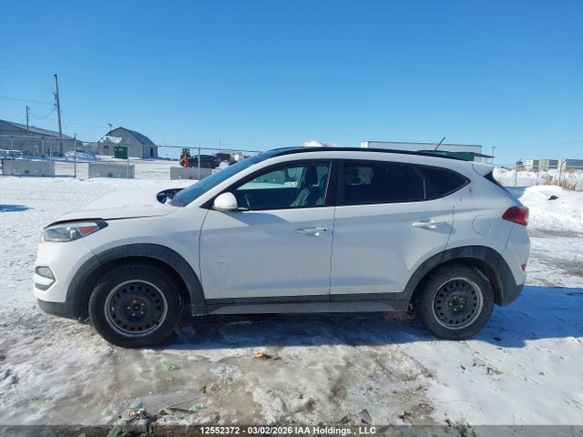 KM8J33A4XHU535108 Hyundai TUCSON SE