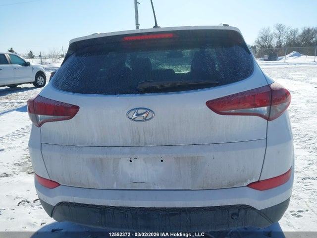 KM8J33A4XHU535108 Hyundai TUCSON SE