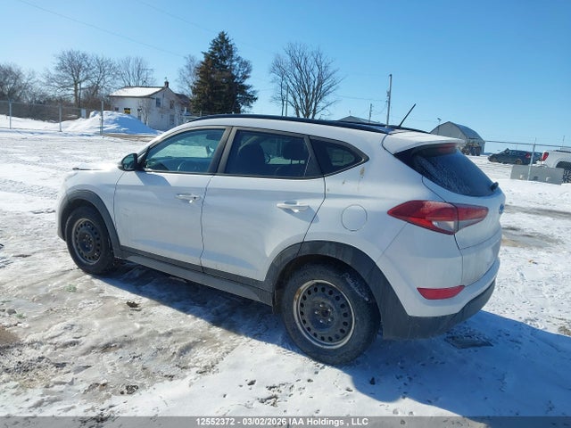 KM8J33A4XHU535108 Hyundai TUCSON SE