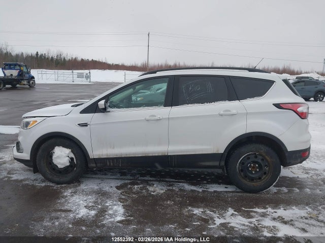 1FMCU0GD4JUC23187 Ford ESCAPE SE