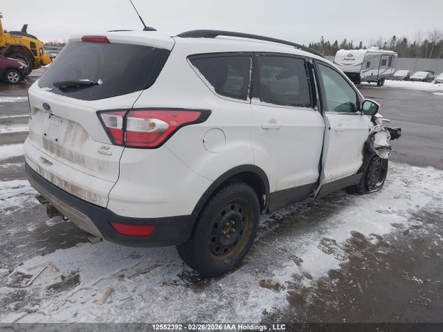 1FMCU0GD4JUC23187 Ford ESCAPE SE